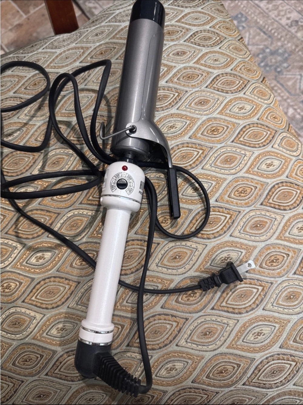 Hot Tools Professional Curling Iron Silver White Salon Hair Styling Iron